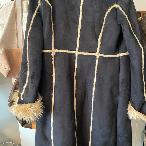 Brand new never worn Donna Salyer faux suede and fur! Long and very warm - Picture 4 of 4